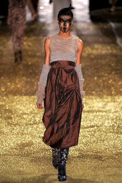 Look 28